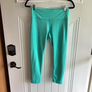 90 Degree By Reflex Mint Capri Leggings Size Small